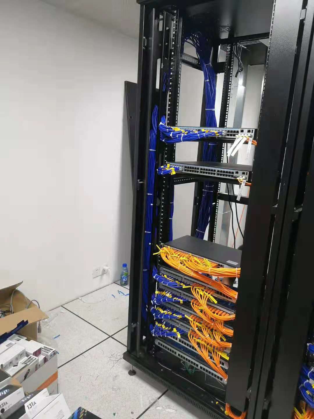 平天科技網絡工程 機柜與綜合布線的專業(yè)解決方案